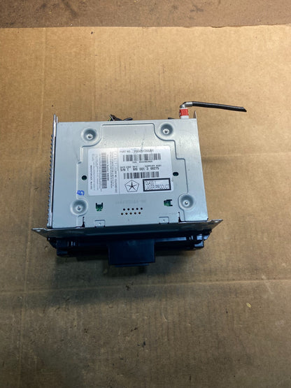 2012 2013 Chrysler 300 Radio CD MP3 Player Receiver Stereo Audio AM FM y4043 DG1