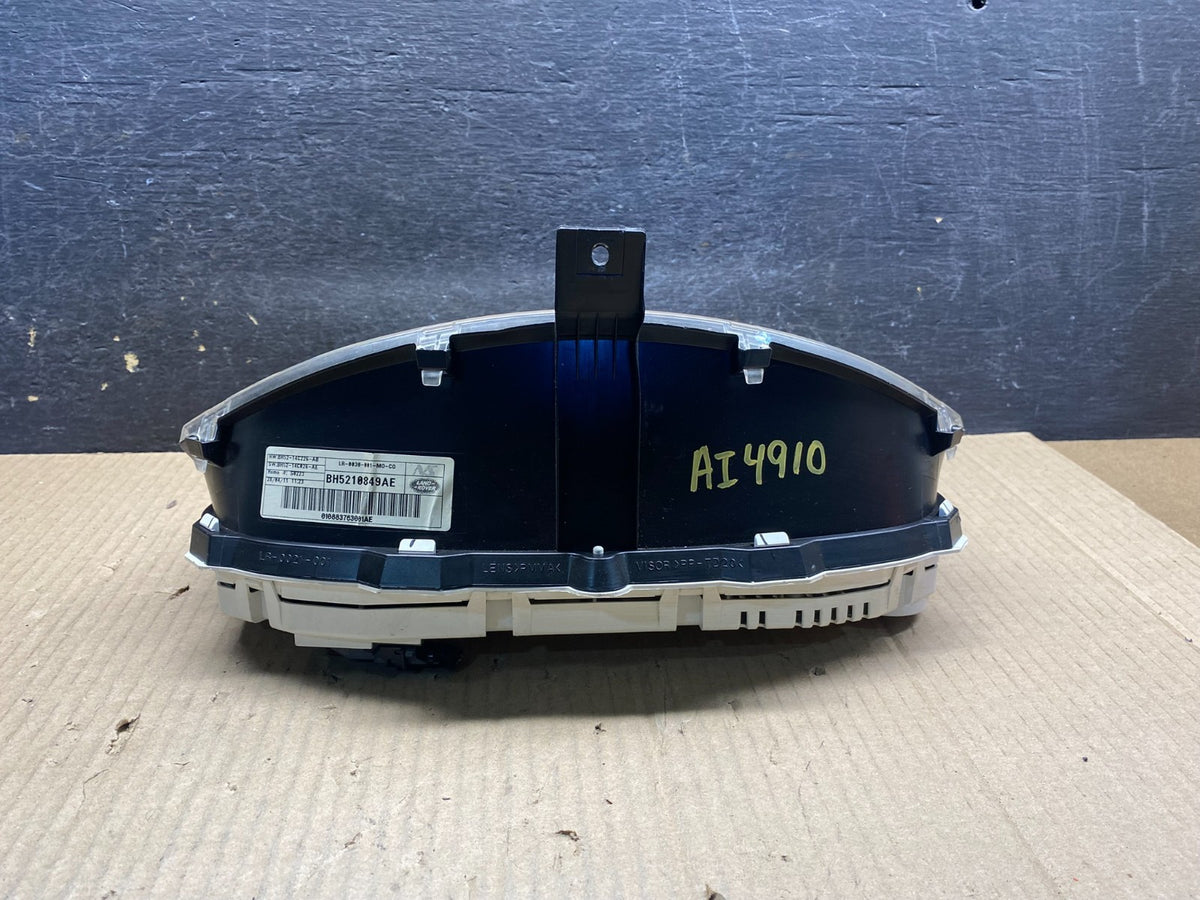 2011 2010 Land Rover LR2 Speedometer Cluster Gauge AI4910 DG3