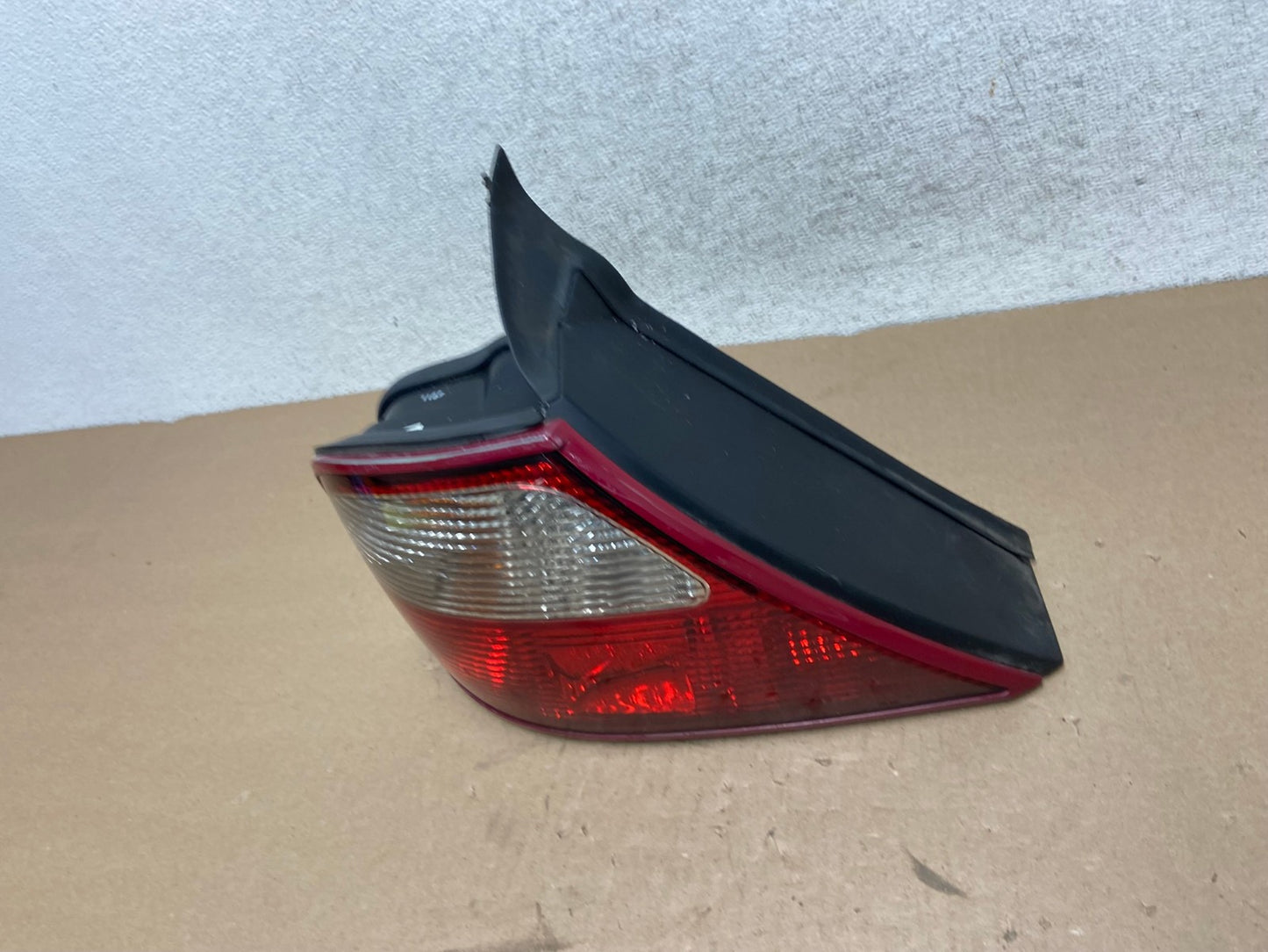 1998 to 2003 Jaguar XJ8 Left Driver LH Side Tail Light AG3381 LK1
