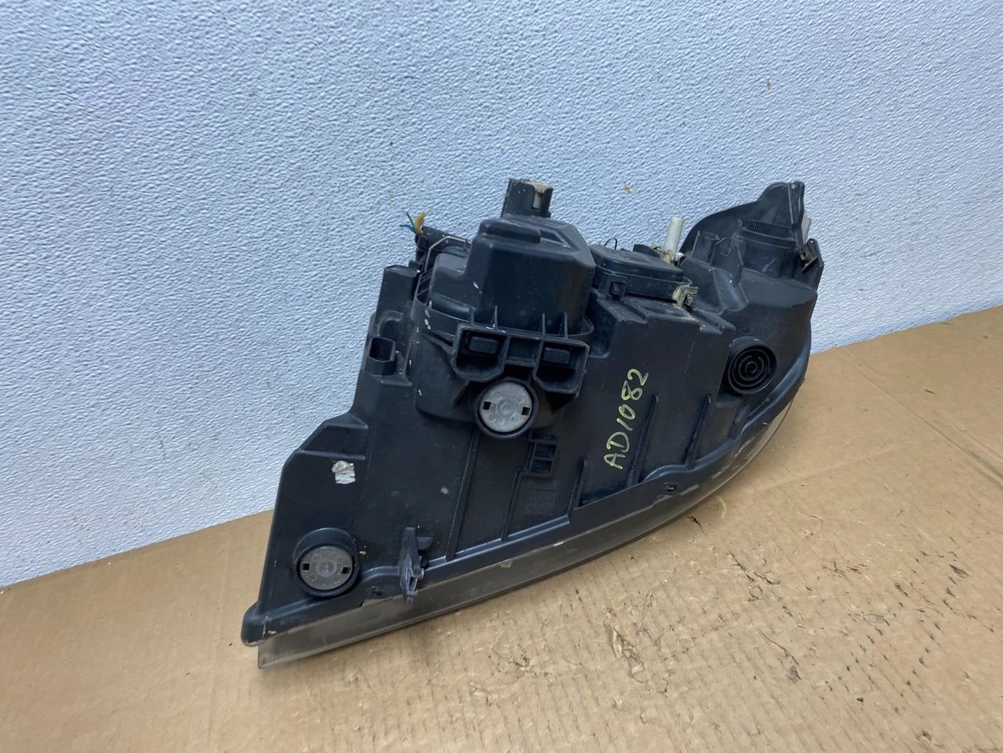 2009-2011 BMW 3 Series 328i 4/D Sedan Headlight Halogen Right Passenger AD10827