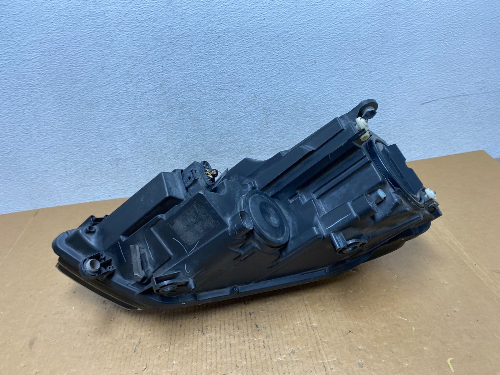 2011 to 2014 Volkswagen Jetta Left Driver LH Headlight Halogen AE0586 DW5