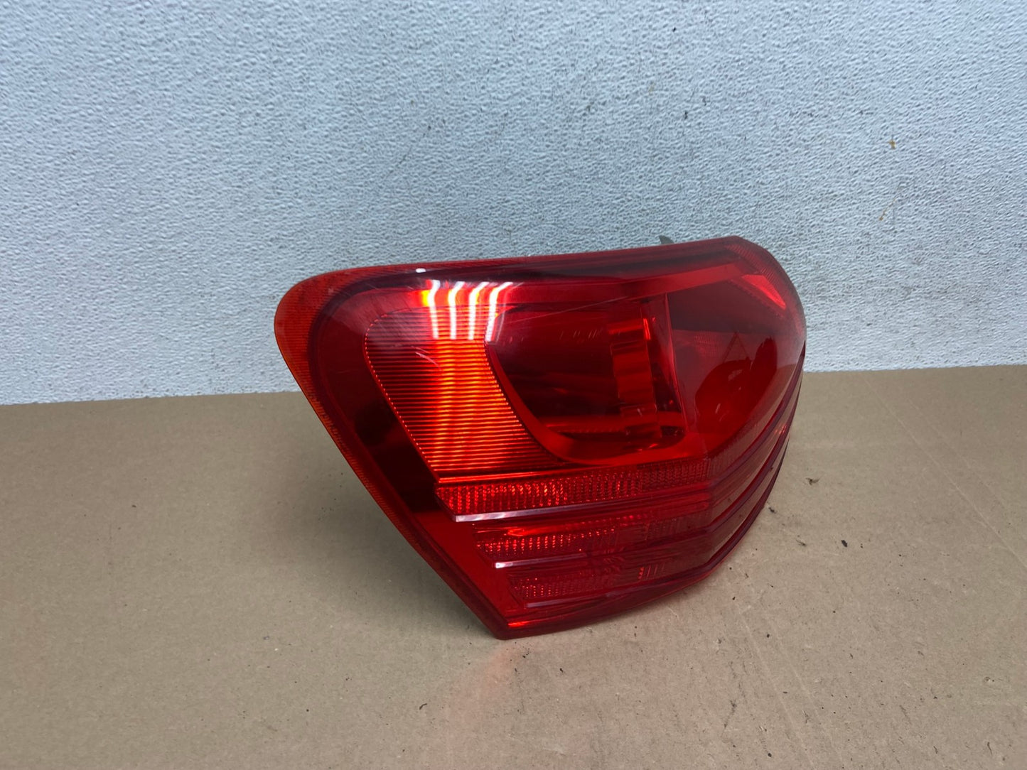 2008 to 2015 Nissan Rogue Left Driver Lh Side Tail Light AE4939 LK2