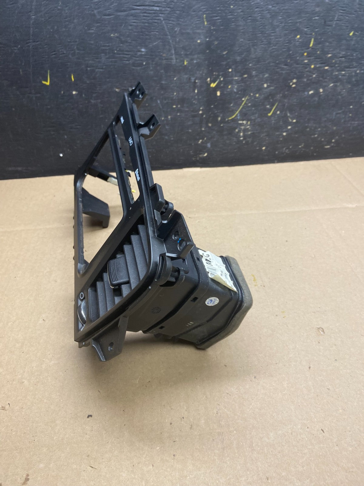 2011 2012 2013 Kia Optima Front Dash Radio Bezel Trim Air Vent T9130 DG2