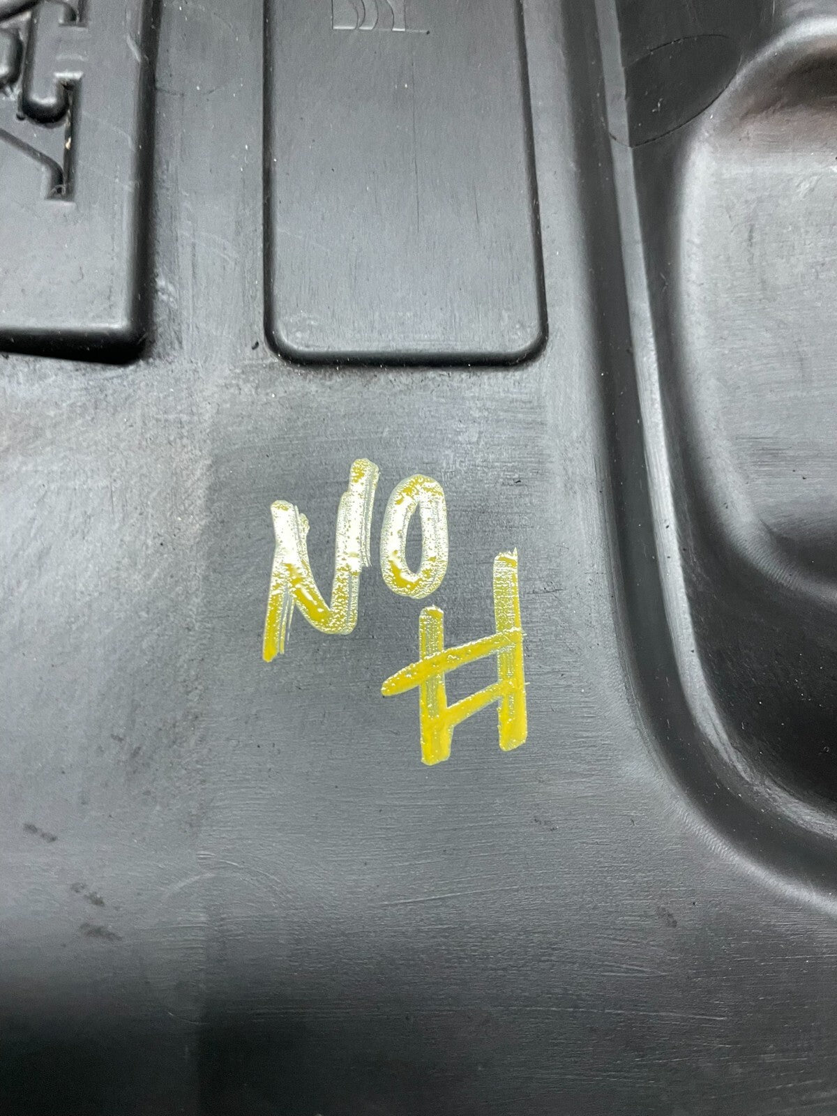 2005 to 2007 Honda Odyssey Black Engine Cover M6082 DG8