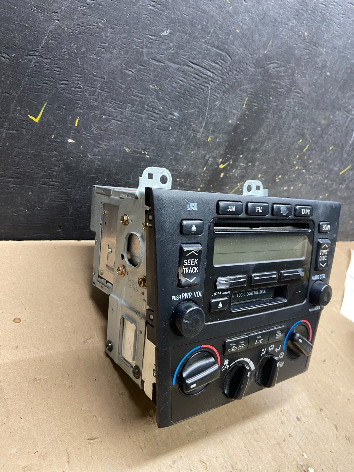 2000 to 2004 Toyota Avalon Radio CD Tape Player U4638 PS2
