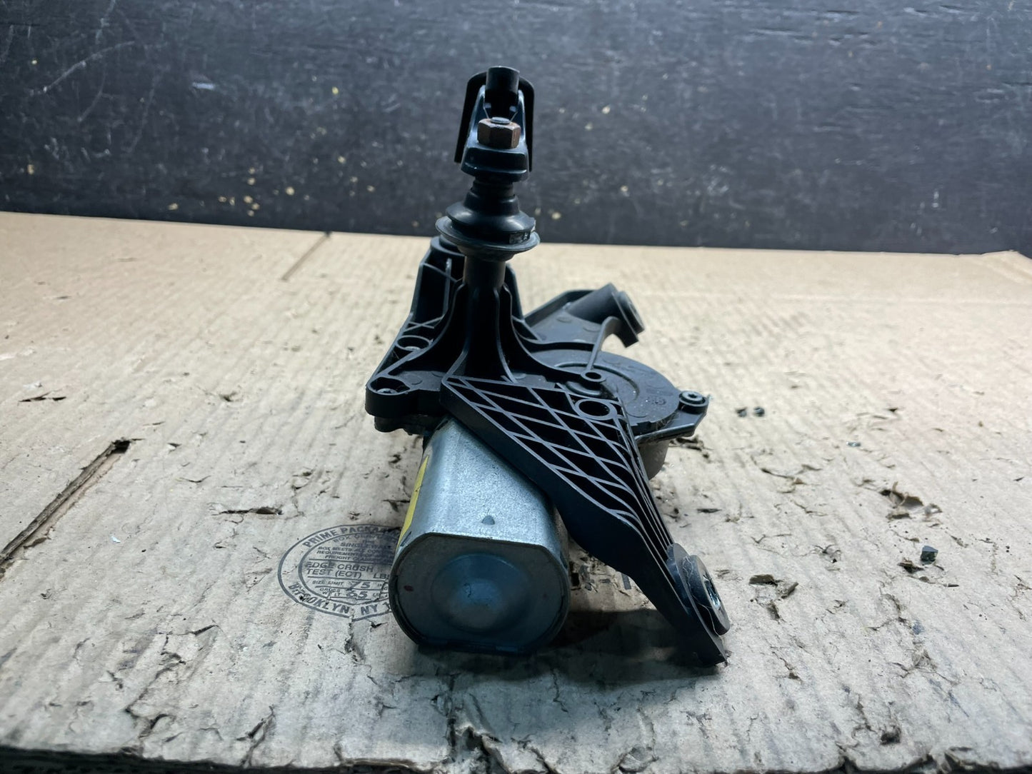 2011 to 2014 Ford Edge Licnoln MKX Rear Windshield Wiper Motor OEM V8833 DG2