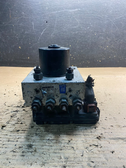 Wabco ABS Pump Hydraulic W/ Module P/N 4460470002 aa32365