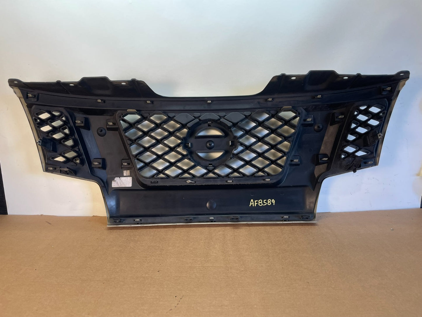 2009 to 2013 Nissan Xterra Front Upper Grill Grille AF8589 DG5