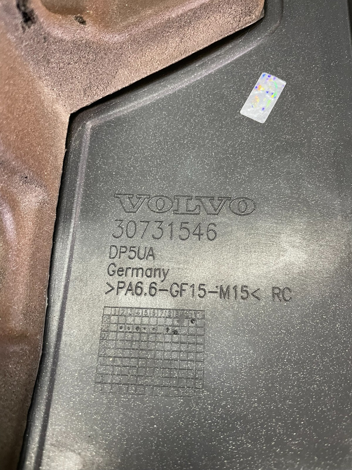 2007 to 2014 Volvo XC90 OEM 3.2L Upper Top Engine Motor Dust Cover Oem z8359 DG6