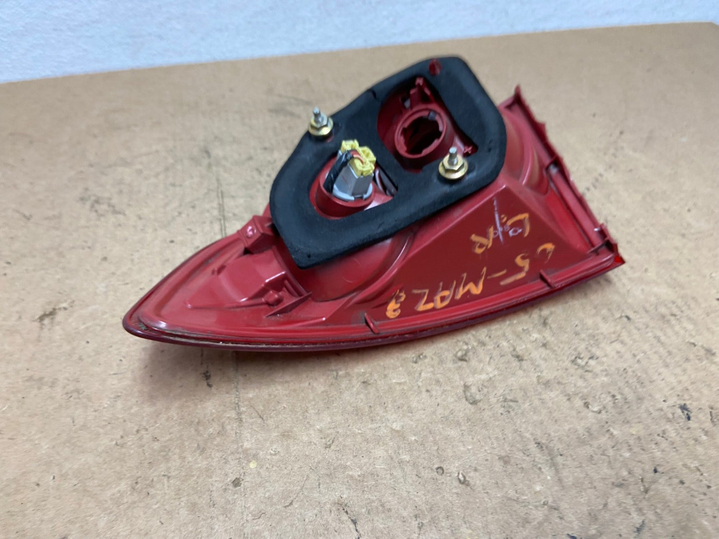 2004 2005 2006 Mazda 3 Sedan Right Passenger RH Side Tail Light Q8029 DW6