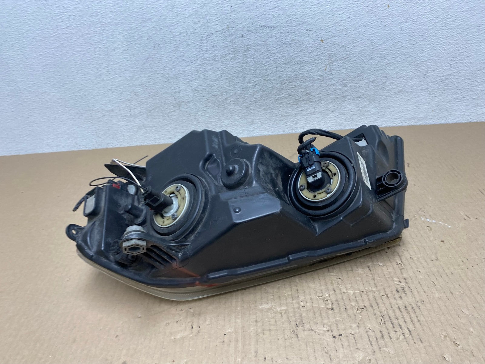 2008 to 2014 Dodge Avenger Right Passenger Side Halogen Headlight AE7090 LK5