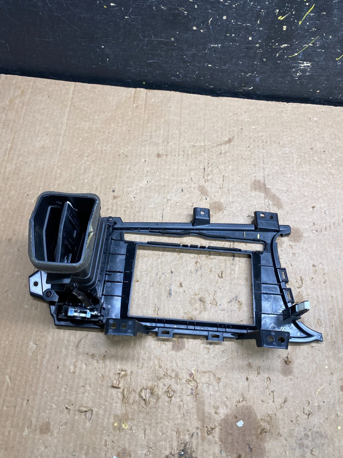 2011 2012 2013 Kia Optima Front  Dash Radio Bezel Trim Air Vent OEM Z4539 DG3