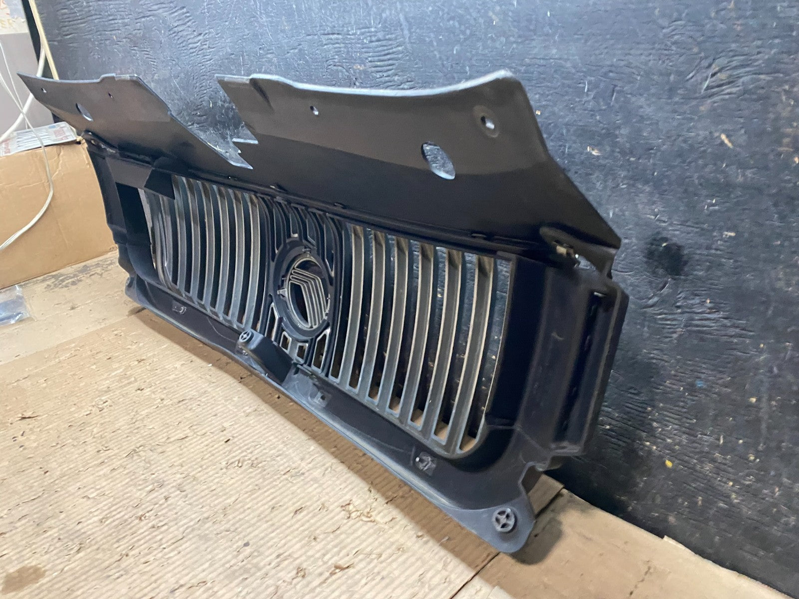 2008 to 2009 Mercury Sable Front Upper Grill Grille Oem X0233 PS10