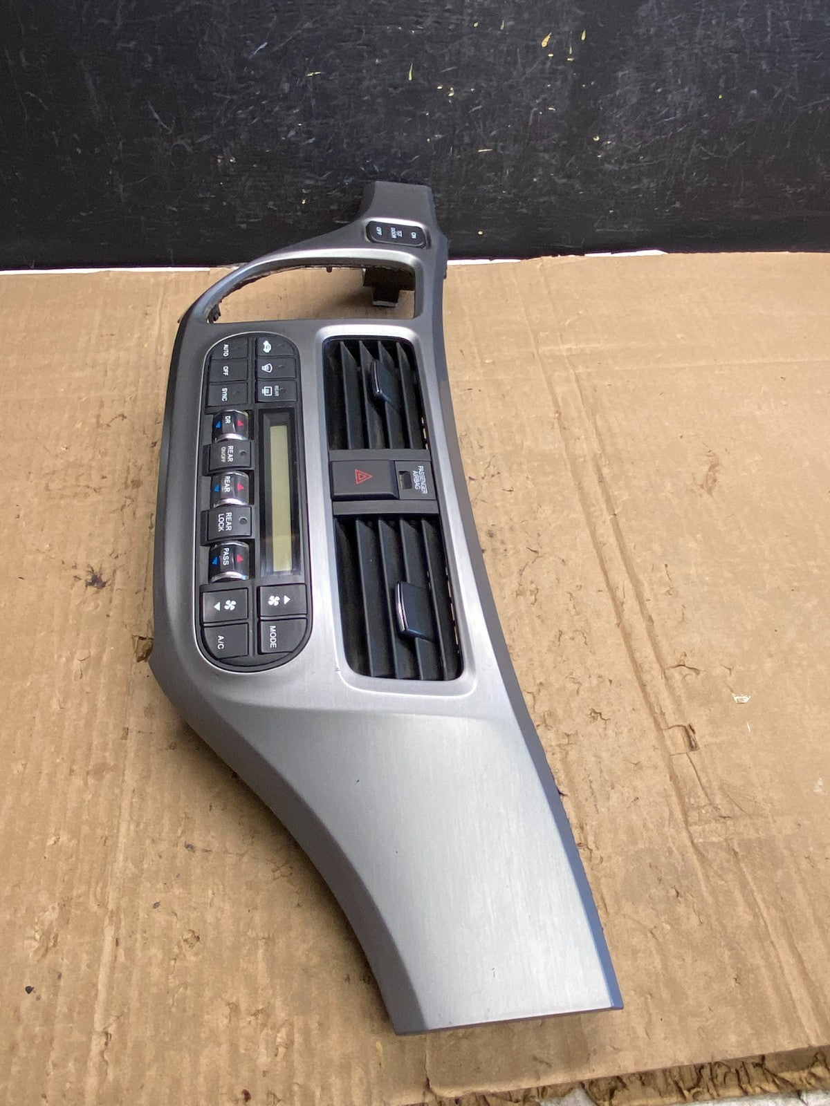 2005 to 2010 Honda Odyssey Radio Climate Control Dash Trim Bezel AE2061 DG2