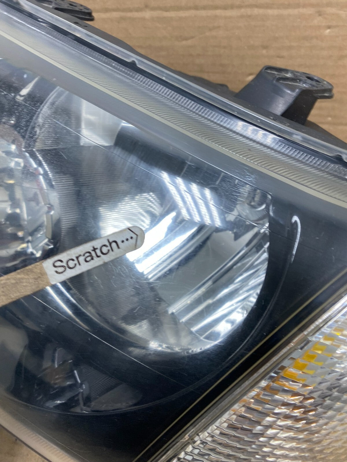 2004-2005 Land Rover Freelander Left Driver LH Halogen Headlight O2521 DW5