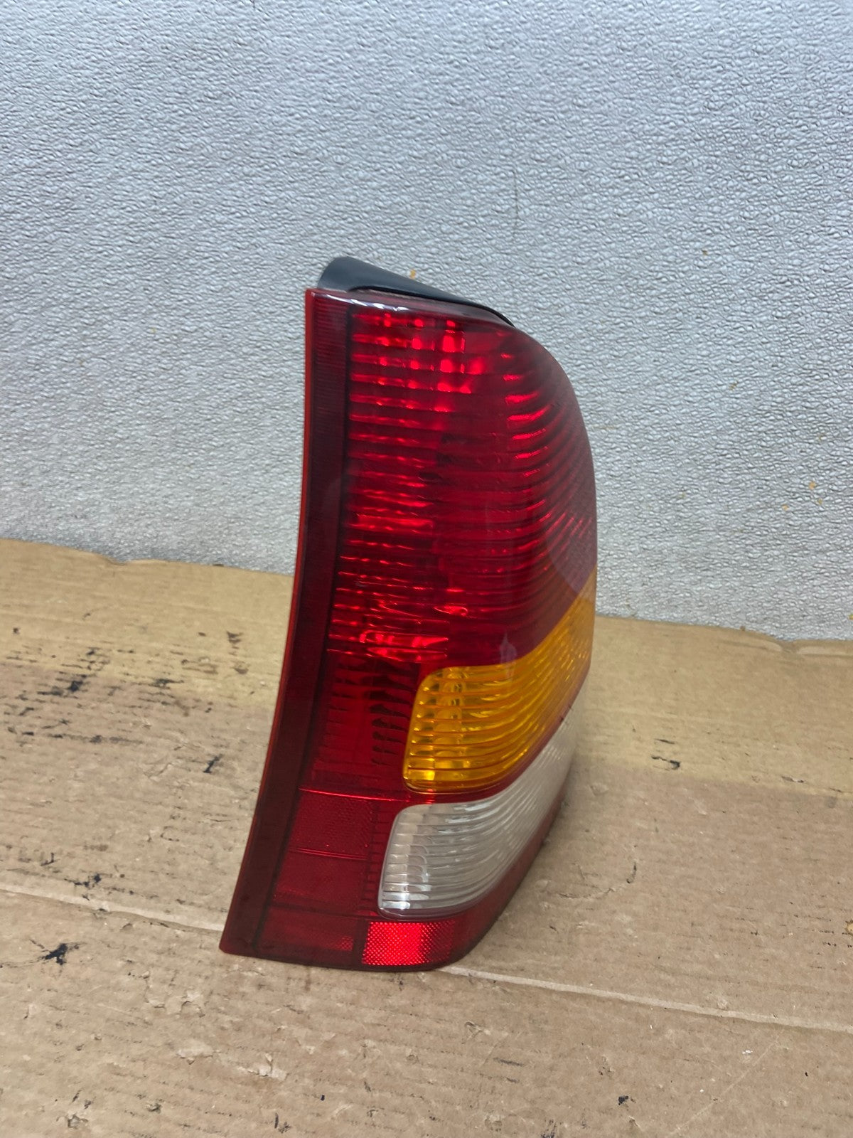 2001 2002 2003 2004 Mazda Tribute Left Driver Lh Side Tail Light TYC AB5285 LK2