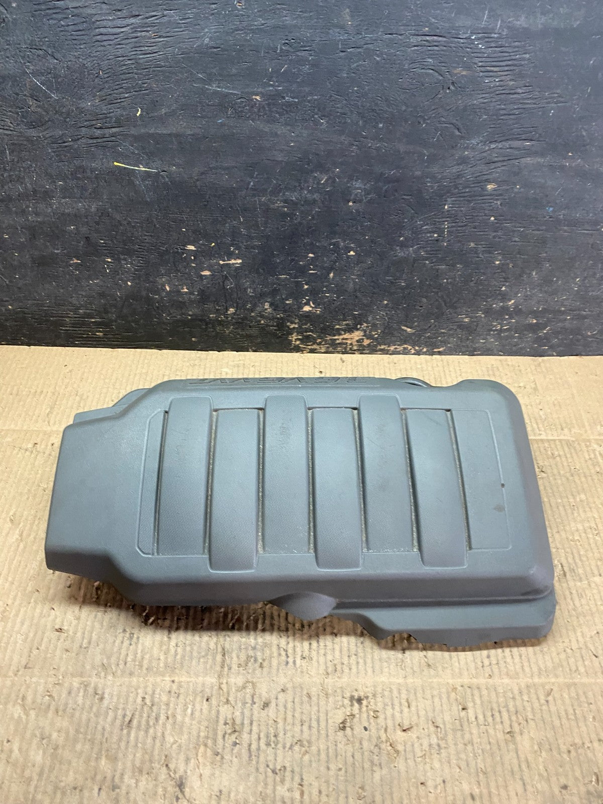 2007 to 2008 GMC Acadia 3.6L VVT Engine Cover Shield T9460 DG1