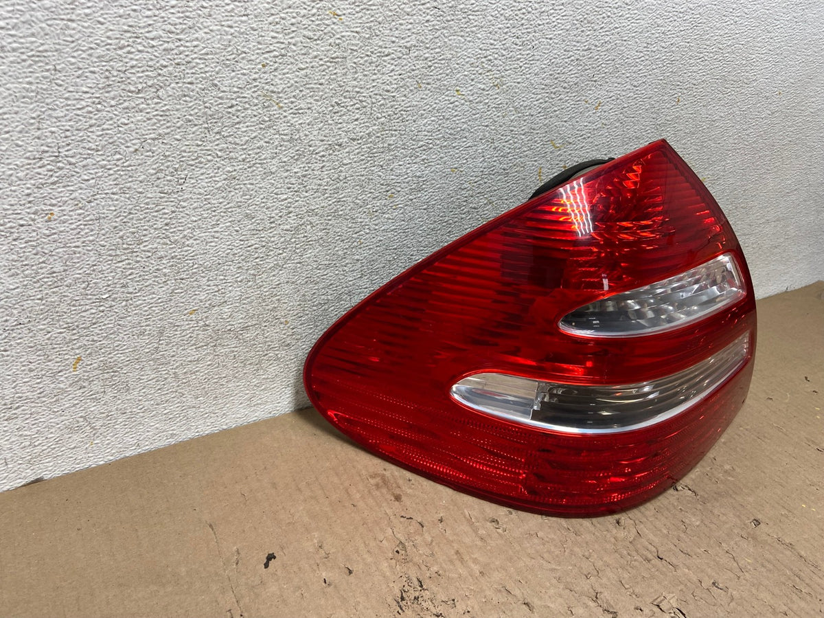 2003-2006 Mercedes E Class Sedan Left Driver LH Side Tail Light AH6602 LK1