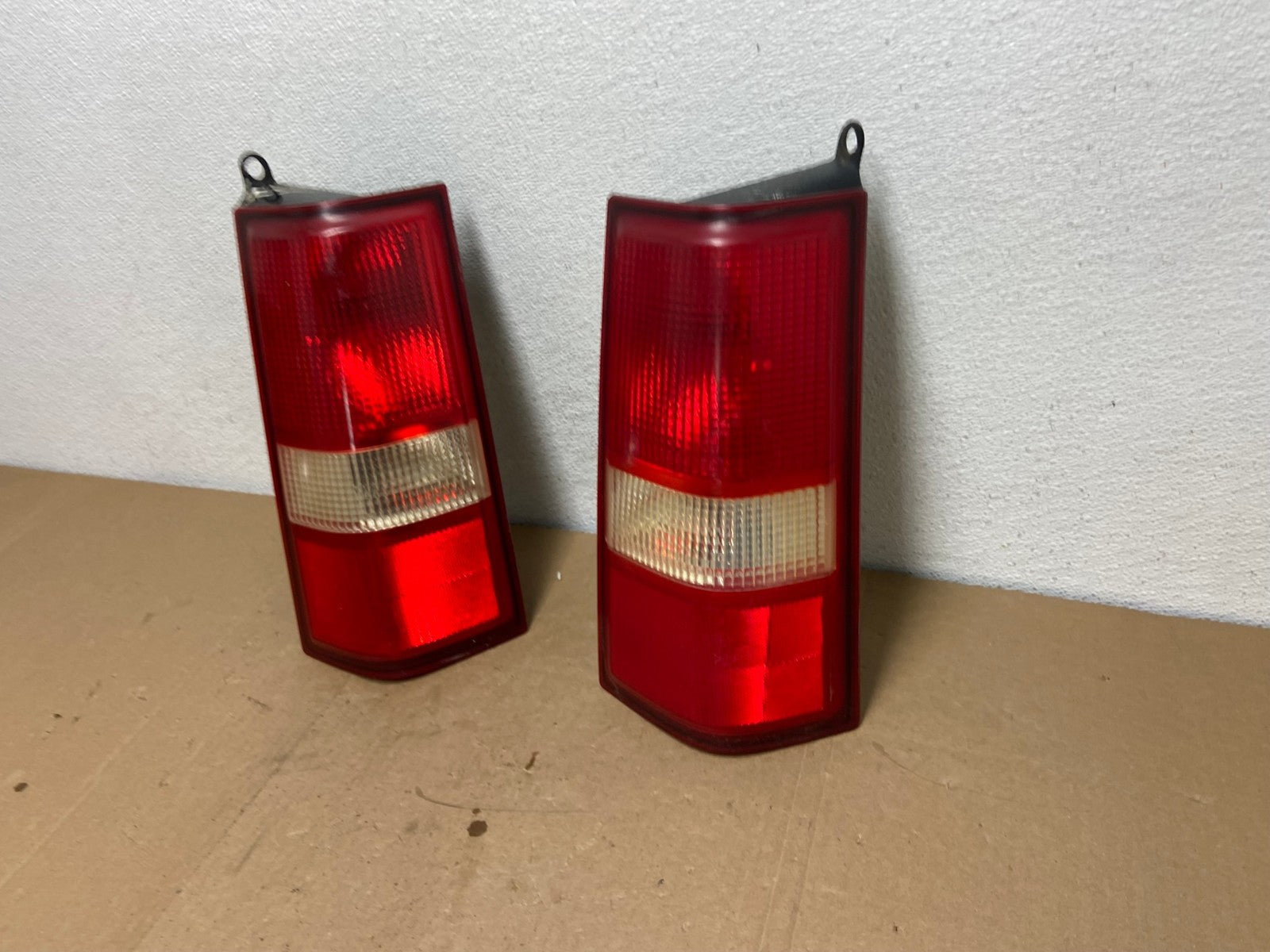 2003 to 2017 Chevrolet Express 1500 Left+Right Side Tail Lights Oem AC5683 LK1
