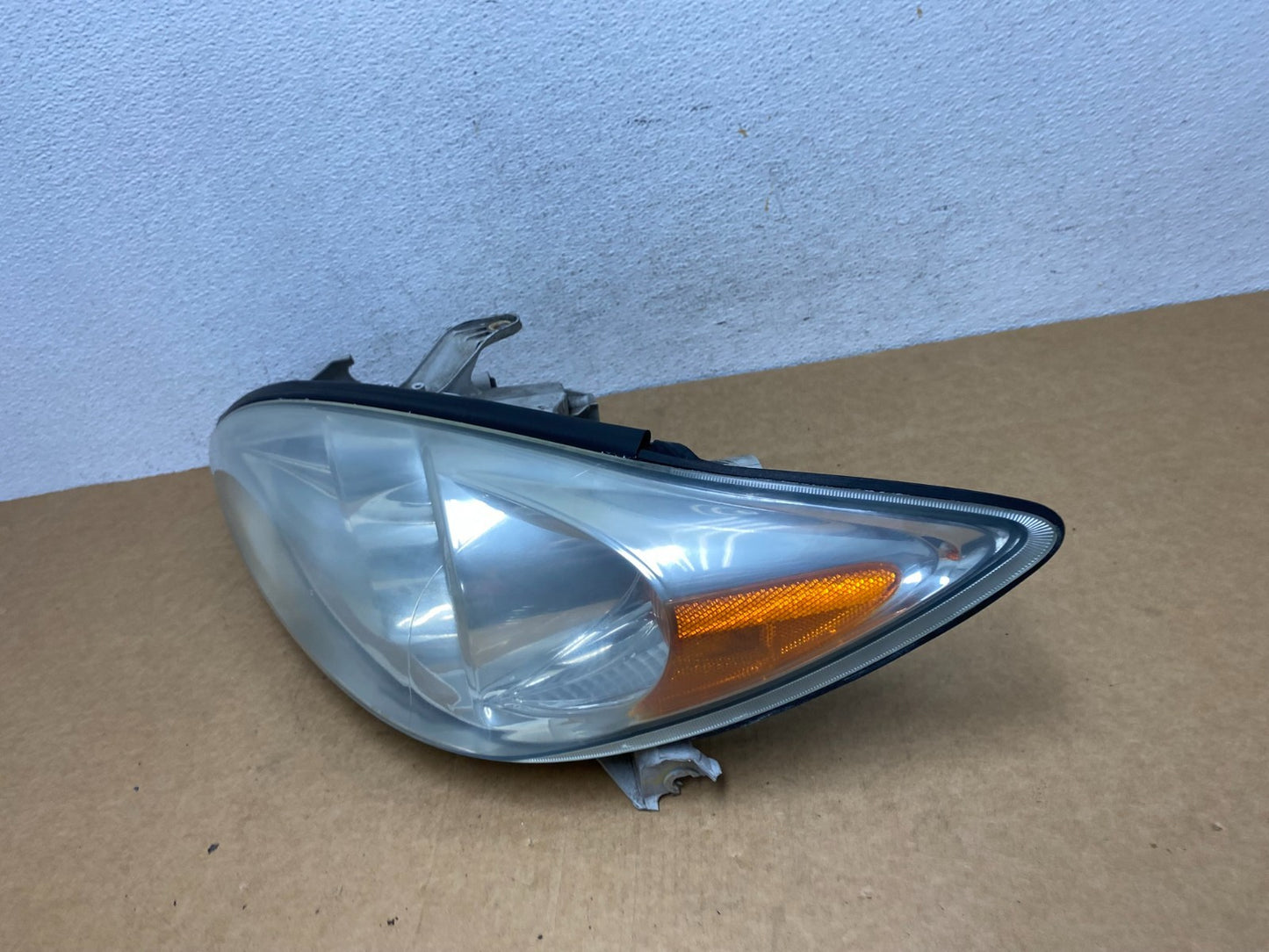2002 2003 2004 Toyota Camry Left Driver Lh Side Halogen Headlight AD4474 DW1