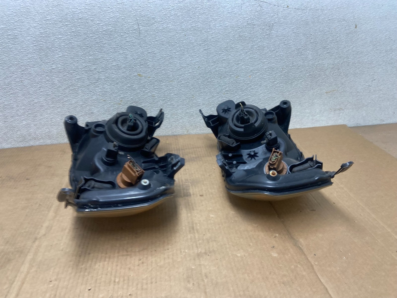 2005 - 2006 Mazda Tribute Left+Right Halogen Headlights Oem AA6212 DW8