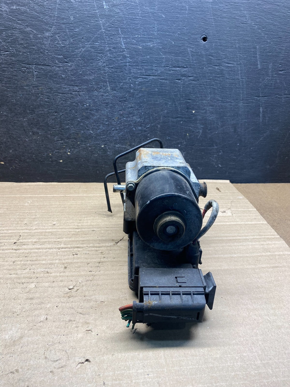2006 2007 Ford E250 E350 Econoline Anti-Lock ABS Antilock Brake Pump AH9989 DW3