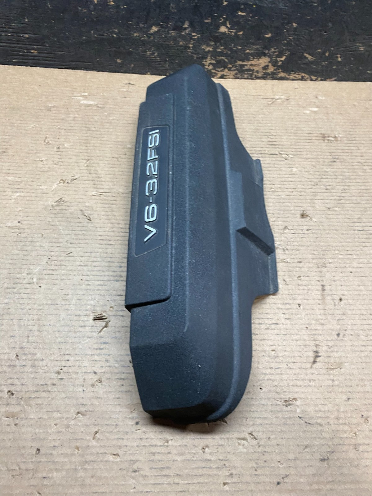 2008 to 2008 Audi  A6 3.2L Engine Motor Cover OEM v7091 DG3