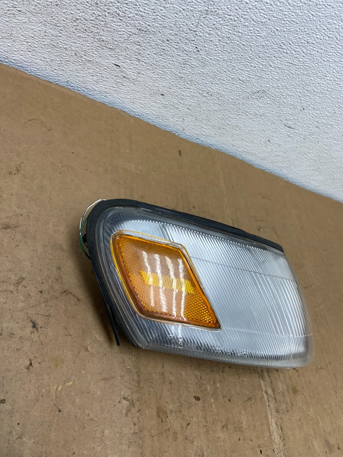 1993 to 1997 Toyota Corolla Right Passenger Corner Marker Turn Signal AD1229 DW2