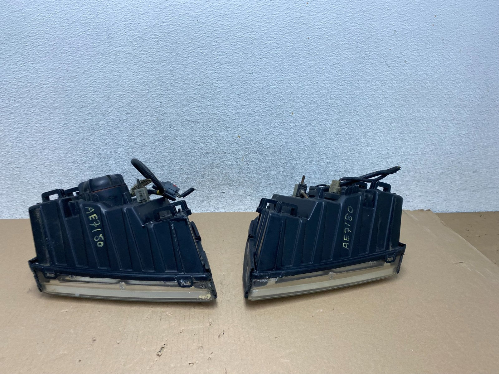2006-2010 Mercury Mountaineer Left+Right Side Halogen Headlights AE7180 DW7