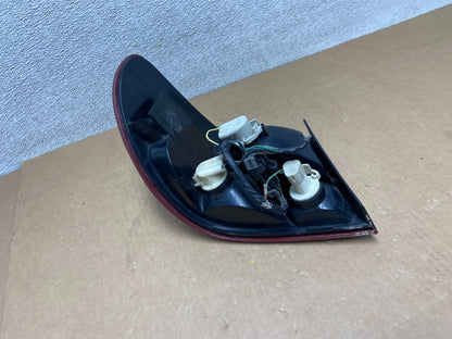 2000-2002 Saturn SL S-Series Right Passenger RH Side Tail Light OEM Z6651 DW5