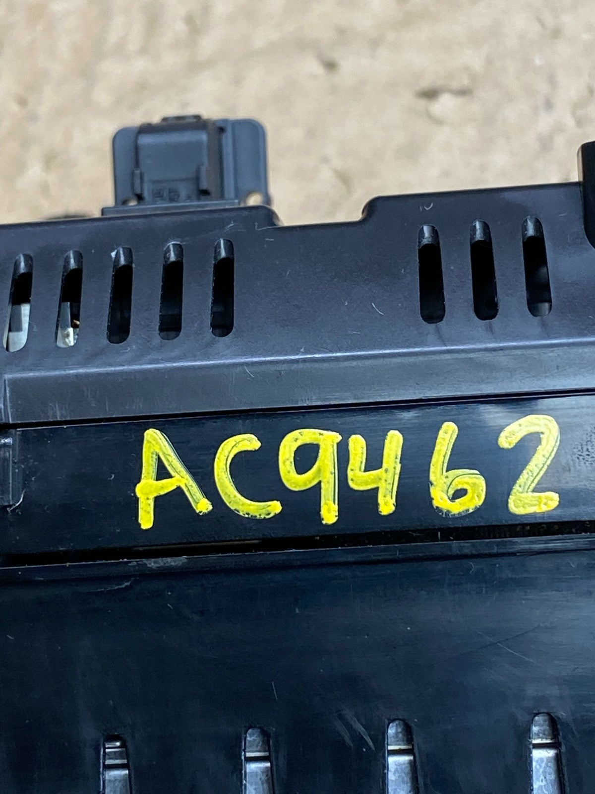 2013 to 2016 Ford Taurus 4.2" Radio Navigation Screen Module ac9462 DG5