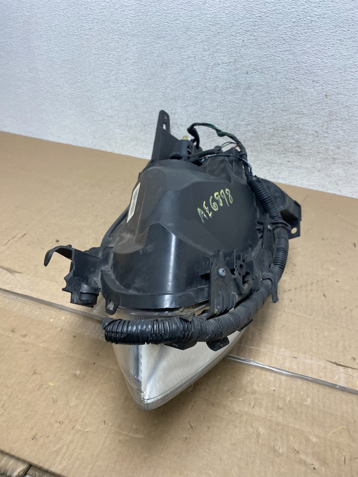 Sedan 2010 2011 2012 Nissan Altima Headlight Right Passenger Rh AE6898 DW8