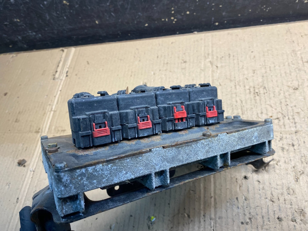 2010 Dodge Caravan Town & Country Engine Computer p68050410ac V2390 DG3