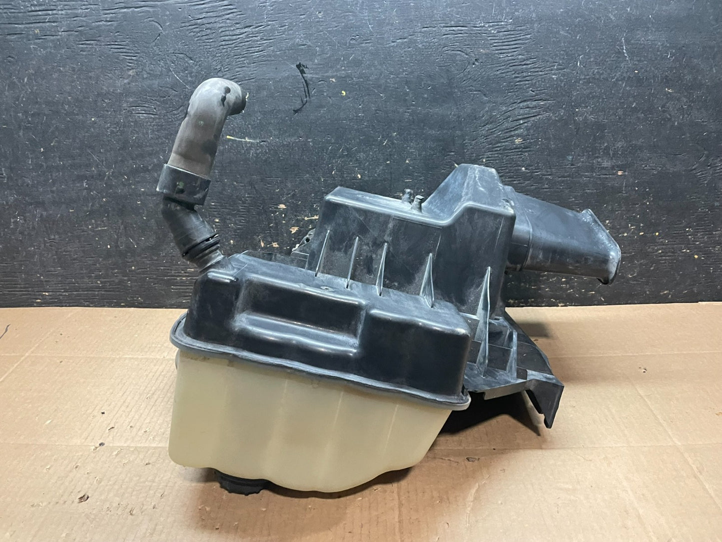 2011-2016 Ford F250 F350 Engine Coolant Reservoir Tank Air Cleaner Box y1736 DG4