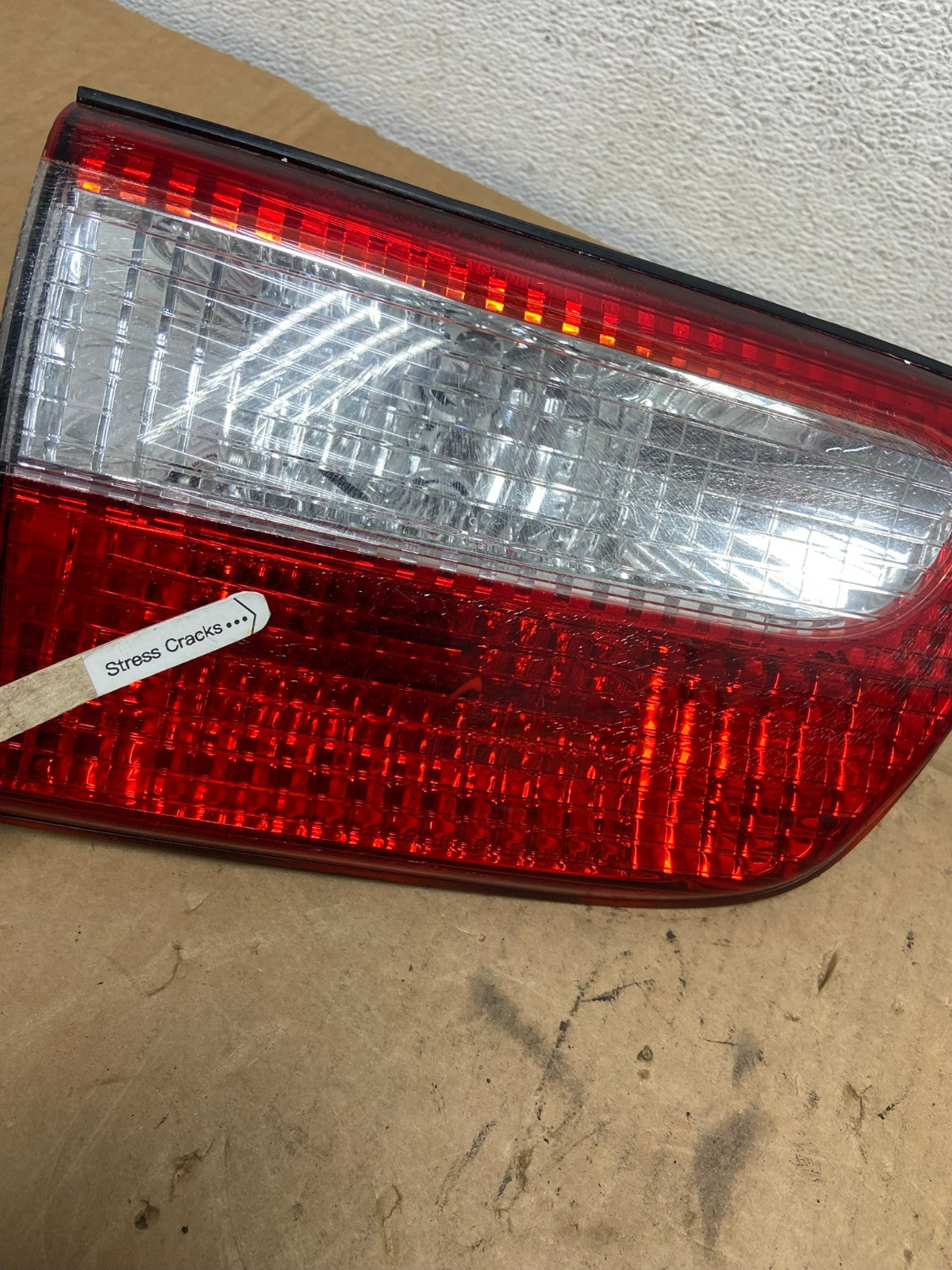 2001 - 2003 Toyota Sienna Right Passenger Rh Side Inner Tail Light AD2787 LK3