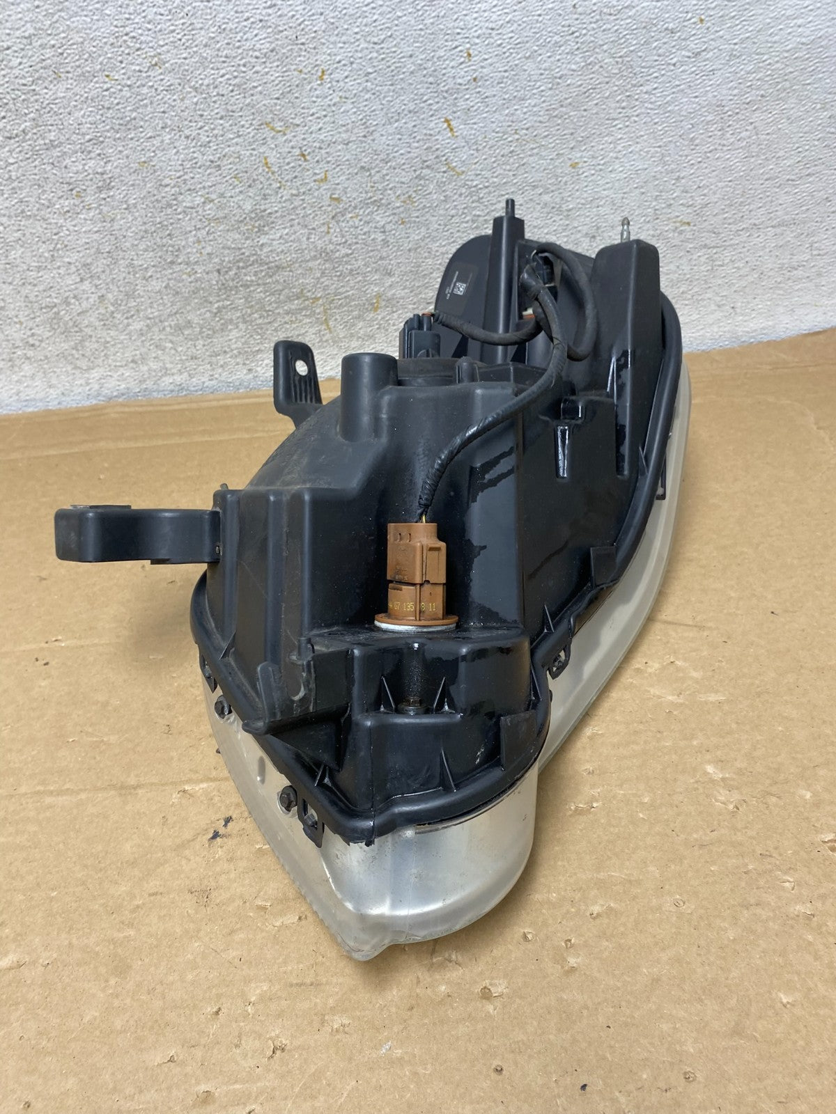 2006 to 2010 Ford Explorer Right Passenger Side Headlight AH8263 DW6