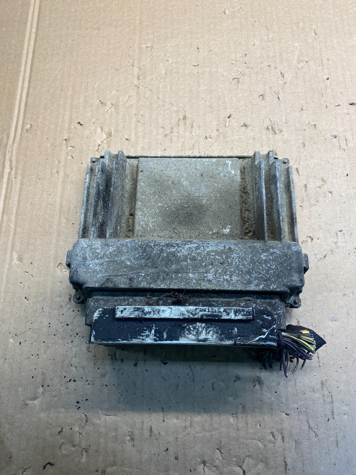 2001-2002 Silverado Tahoe Engine Computer Module 12200411 ECM ECU AE7989 DW1