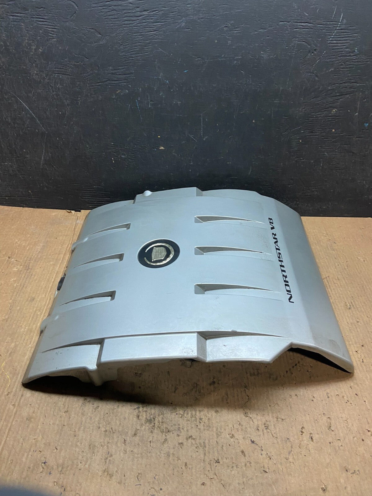 1997 to 2004 Cadillac Deville Seville Northstar Engine Motor Cover H6870 DG12