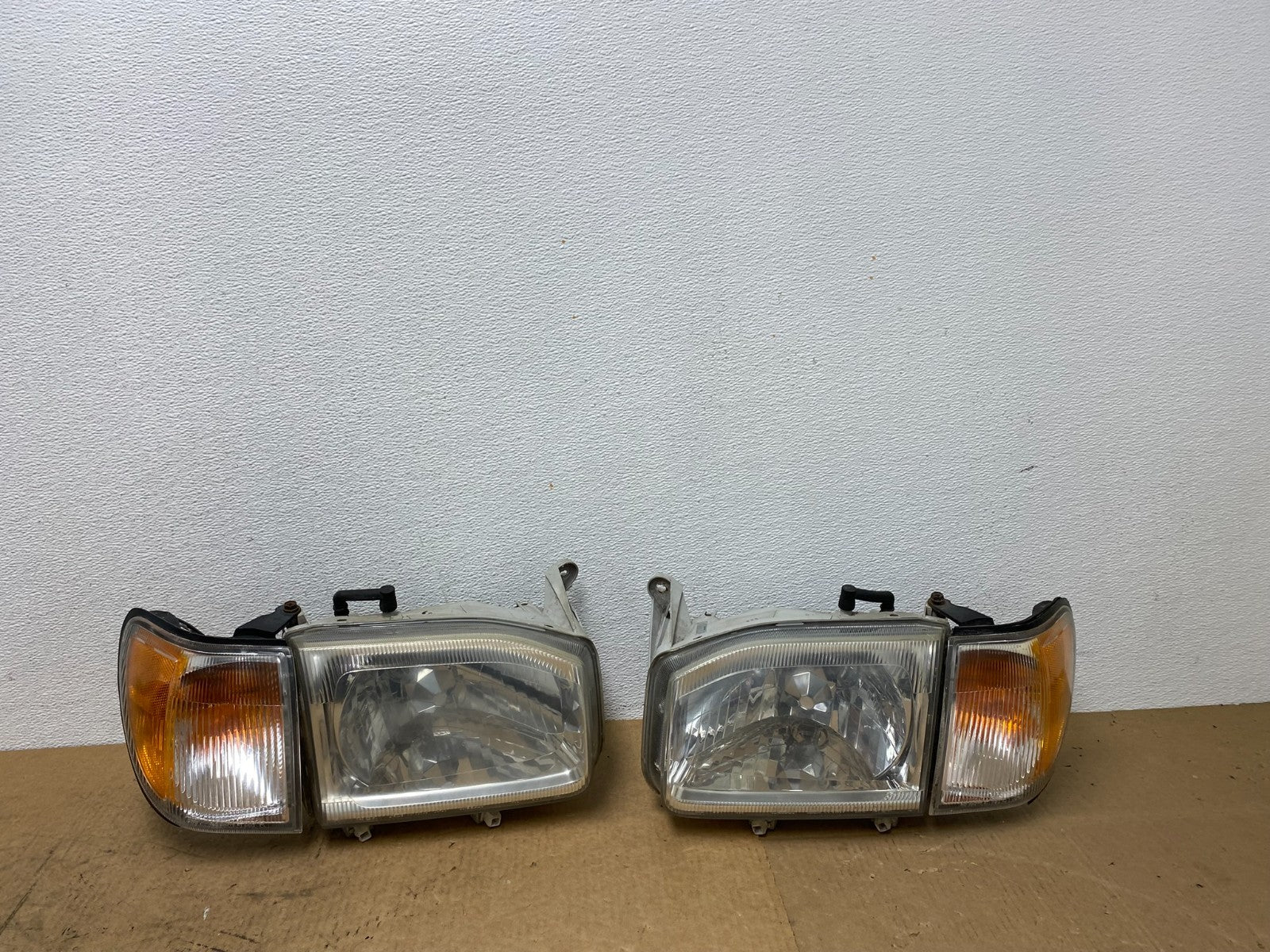 1999-2004 Nissan Pathfinder Left+Right Side Set Halogen Headlights Oem AC3428 DW0