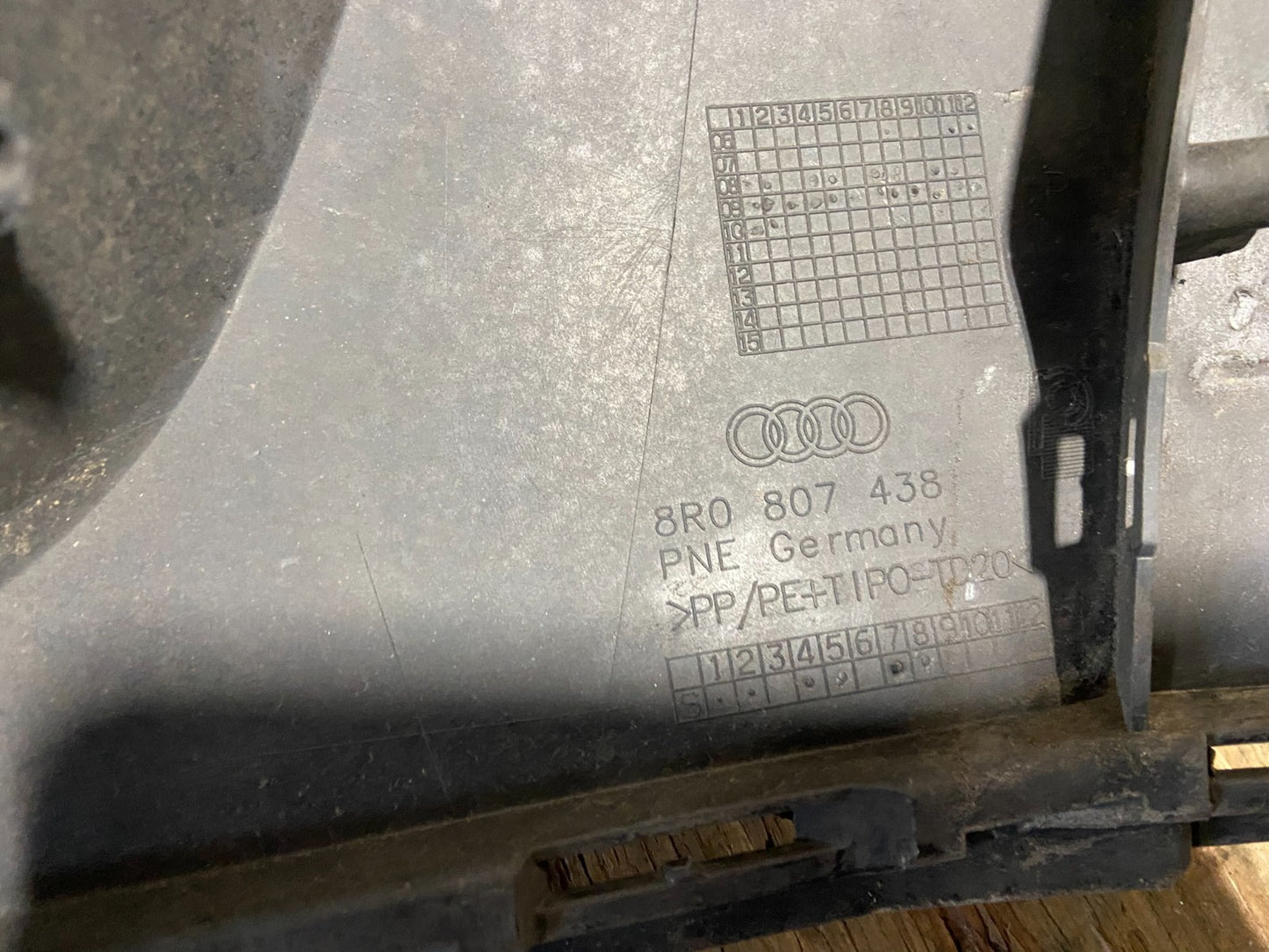 2009 to 2012 Audi Q5 Front Right Bumper Cover Ad04045