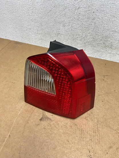 2008 to 2013 Volvo XC70 V70 Right Passenger RH Tail Light Lower AE3110 LK0