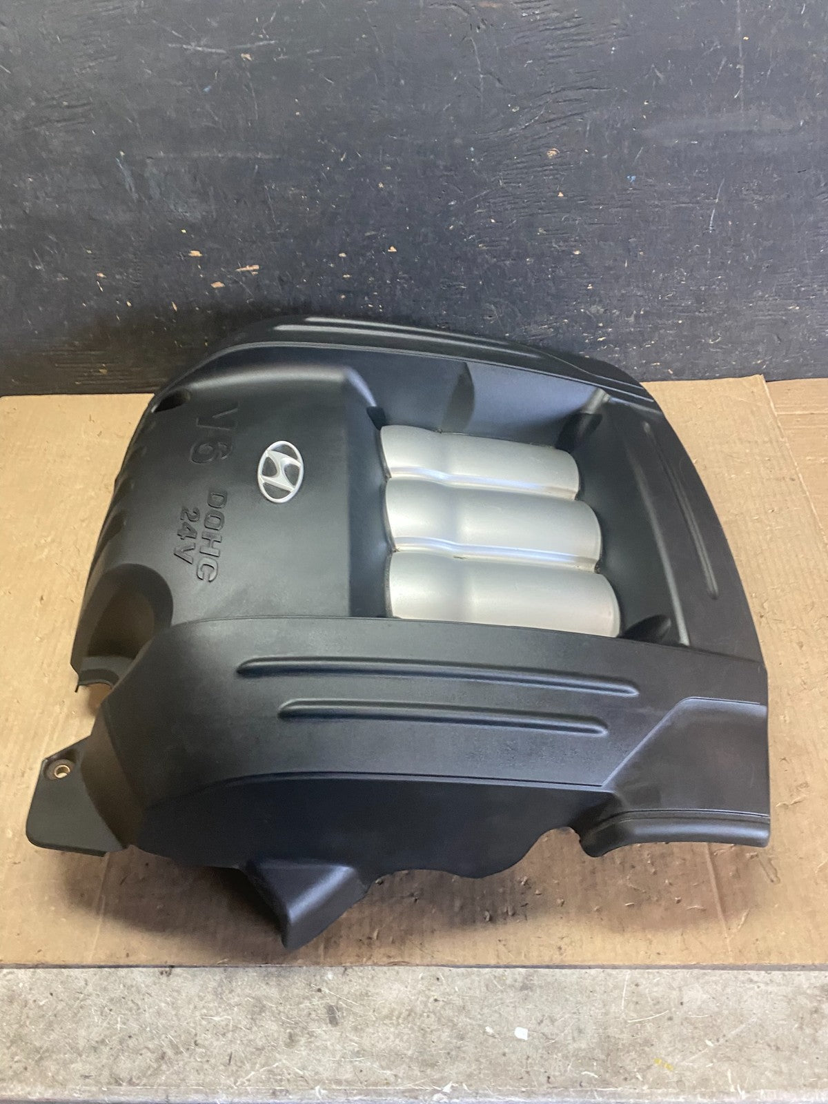2001 - 2005 Hyundai Santa Fe 2.7L V6 Engine Motor Cover q5897 DG2