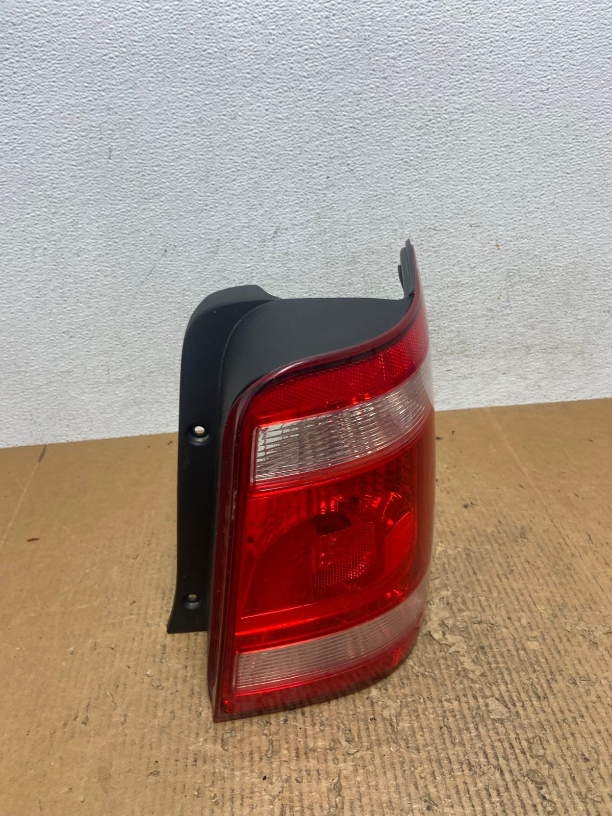 2008 to 2012 Ford Escape Right Passenger RH Side Tail Light AE2857 LK2