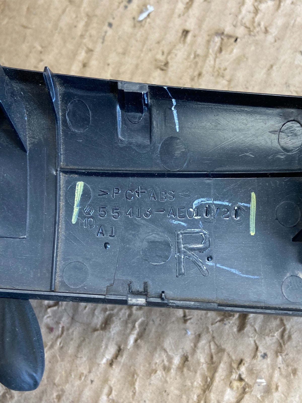 2004 to 2010 Toyota Sienna Right Side Radio Switches Bezel Trim ab9717 DG4