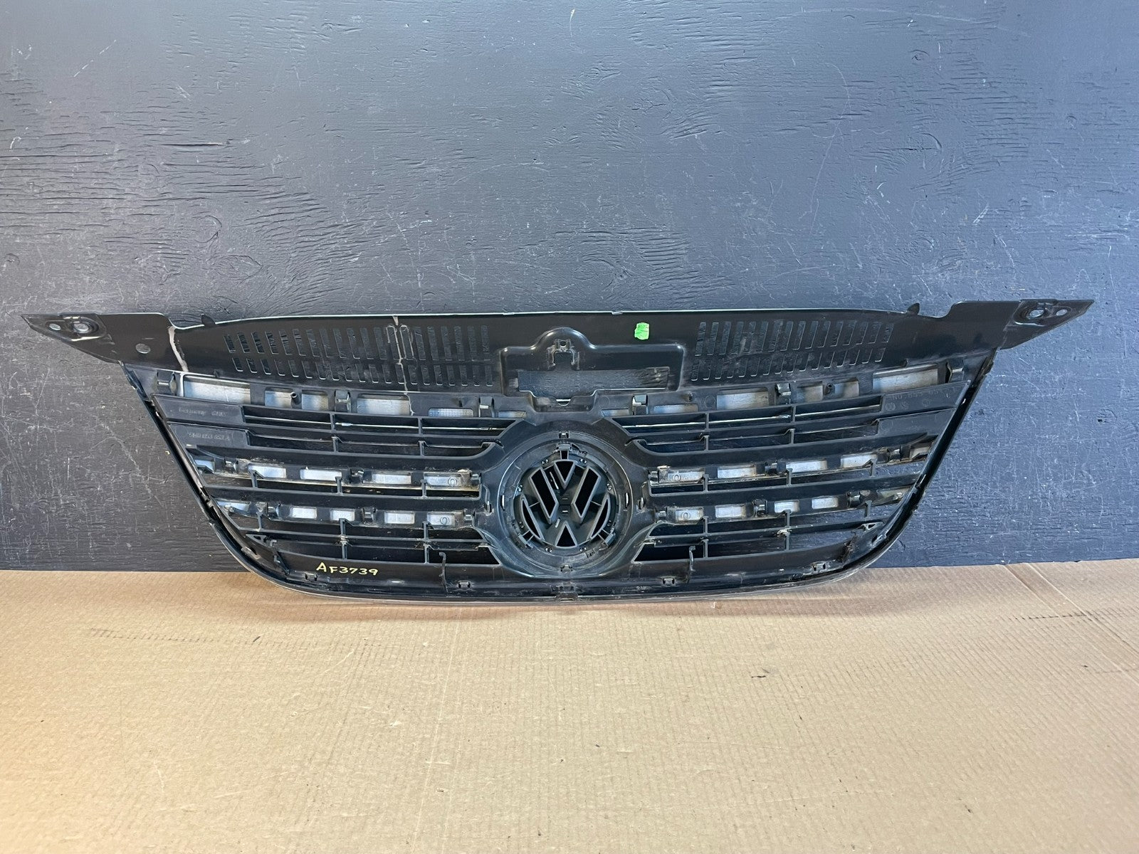 2009 to 2011 Volkswagen Tiguan Front Upper Grill Grille af3739 DG3