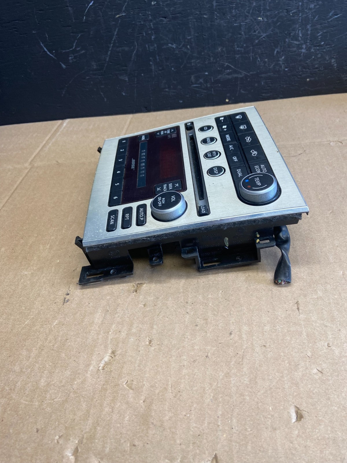 2005  to 2007 Infiniti G35 Radio Player Climate Control Panel Bezel AB9247 DG2