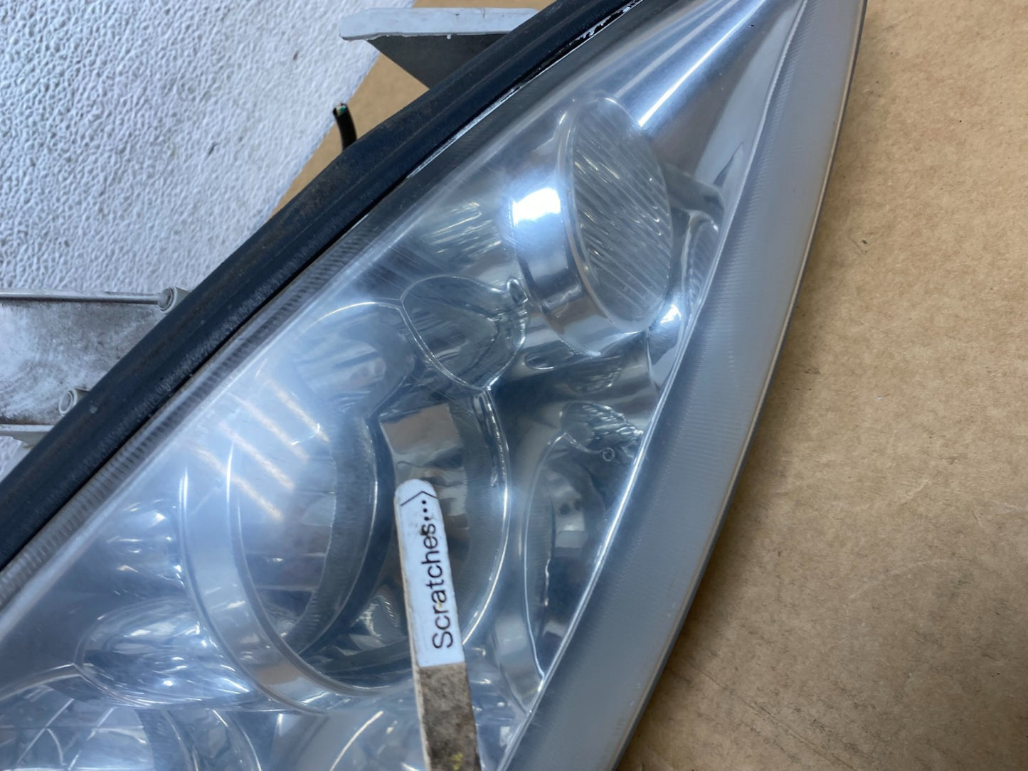 2005 to 2006 Toyota Camry Right Passenger RH Halogen Headlight AD4463 DW3