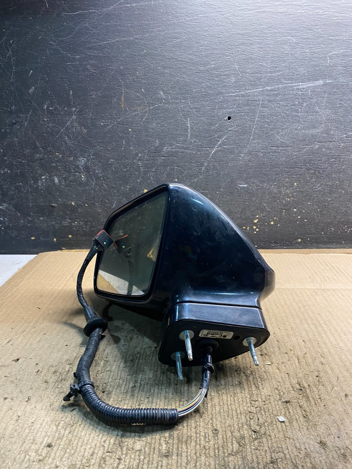 2010 to 2019 Lincoln MKT Left Driver LH Side Door Mirror Blind Spot OEM Z2517 MS10