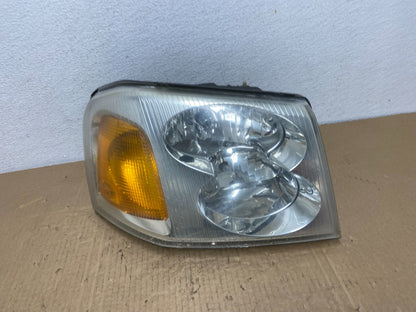 2002 to 2009 Gmc Envoy Right Passenger RH Side Headlight Halogen AC3849 DW0