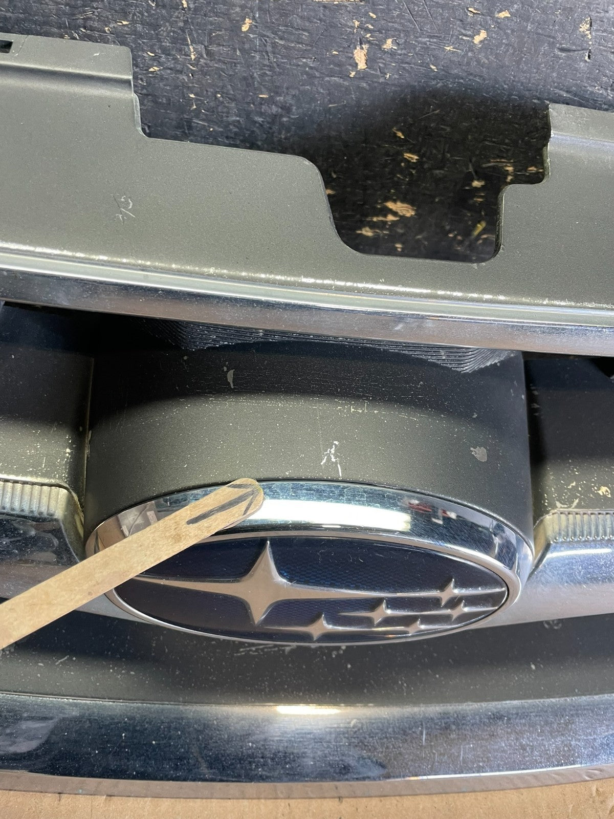 2008 to 2009 Subaru Legacy Front Upper Grille Grill Aftermarket aa2214 DG4